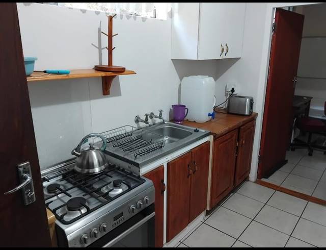 2 BEDROOM PROPERTY TO RENT IN WEST HILL